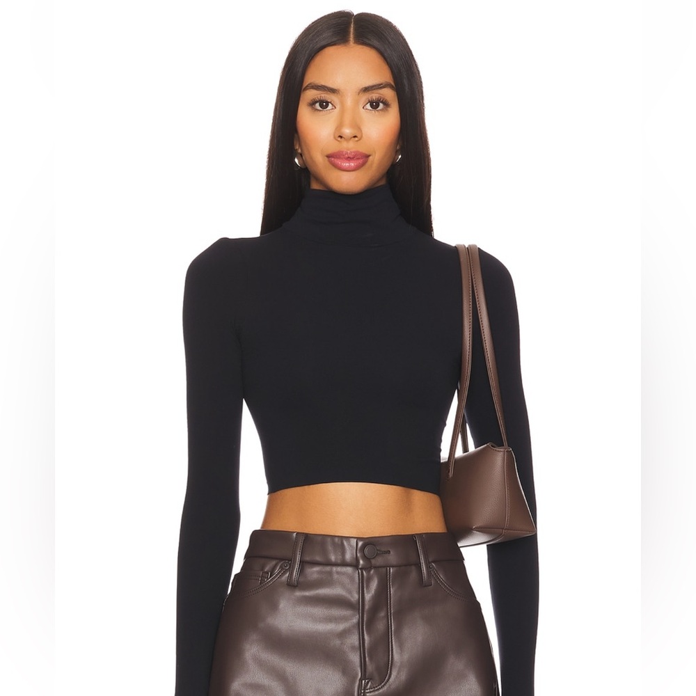 Commando Black Cropped Turtleneck Long Sleeve Top
